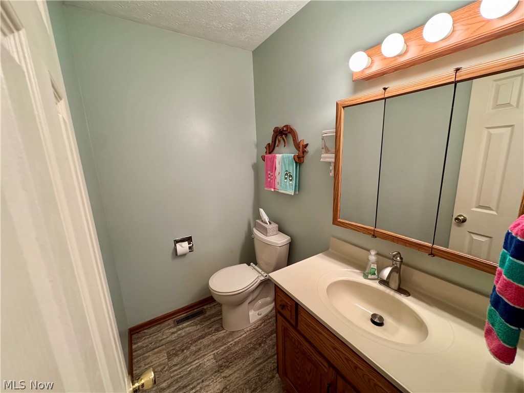 6385 Harbor Drive NW Canton OH 44718