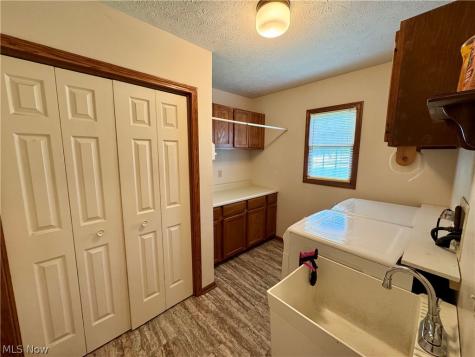 6385 Harbor Drive NW Canton OH 44718