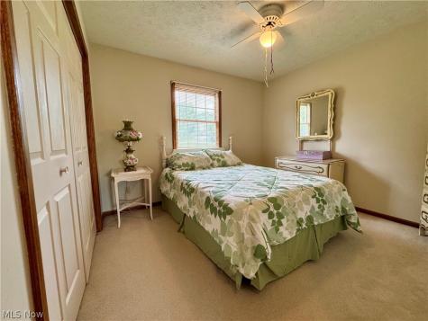 6385 Harbor Drive NW Canton OH 44718