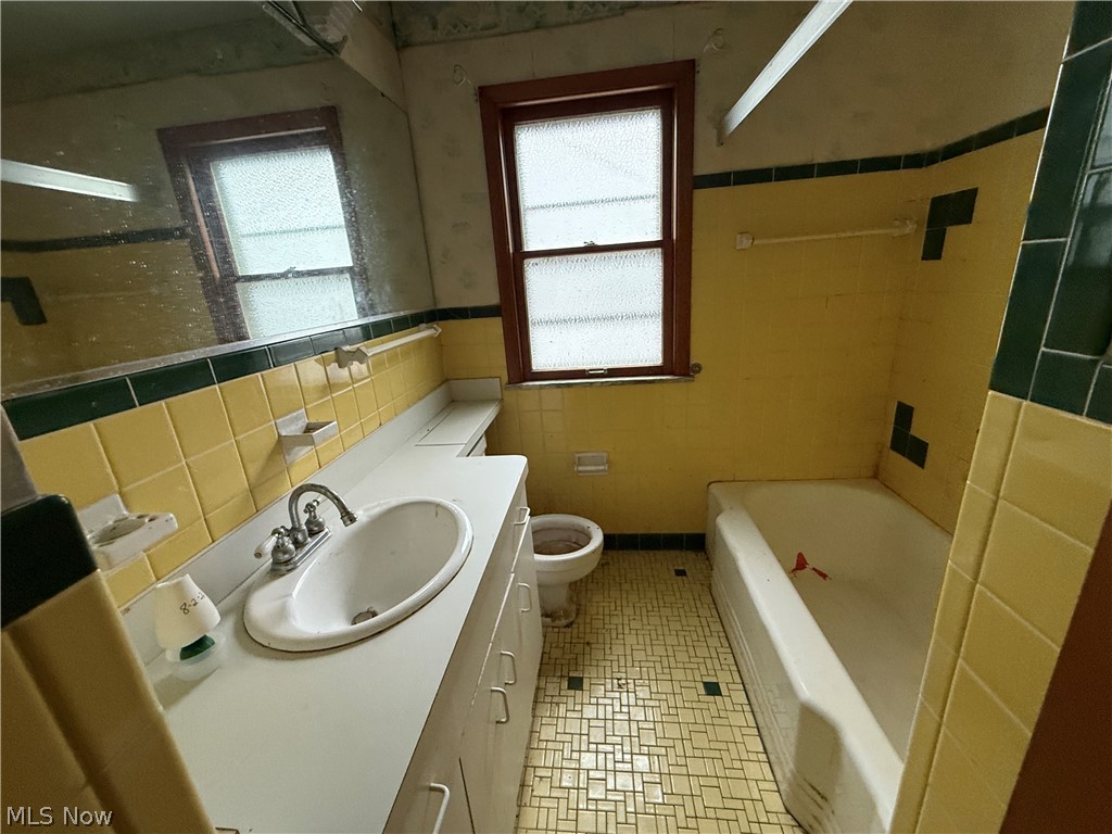 377 Halle Drive Euclid OH 44132