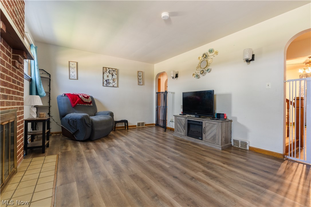 267 26th Street NW Barberton OH 44203