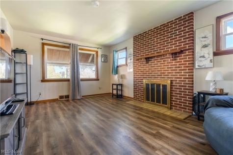 267 26th Street NW Barberton OH 44203