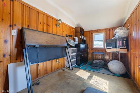 267 26th Street NW Barberton OH 44203