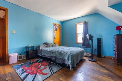 267 26th Street NW Barberton OH 44203