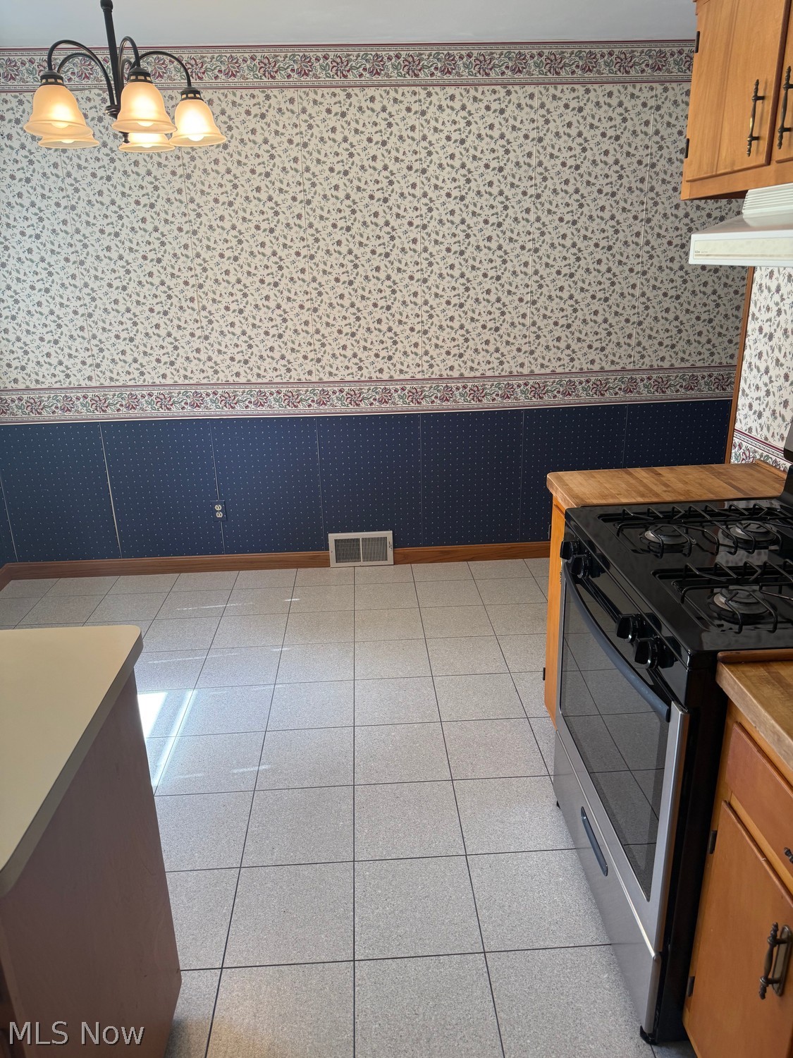 460 Creed Street Struthers OH 44471