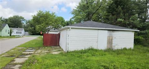13450 Kirton Avenue Cleveland OH 44135