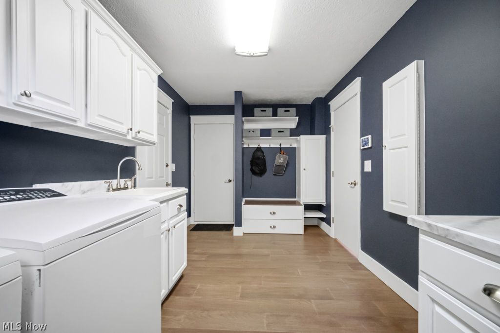 2547 Canyon Creek Drive Hinckley OH 44233