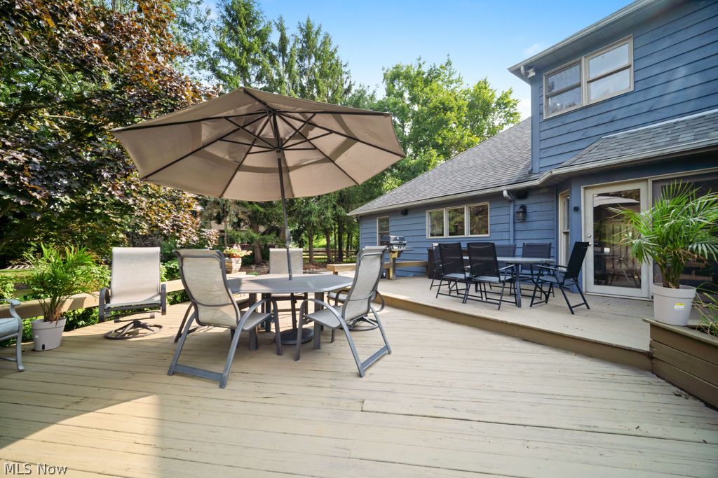 2547 Canyon Creek Drive Hinckley OH 44233