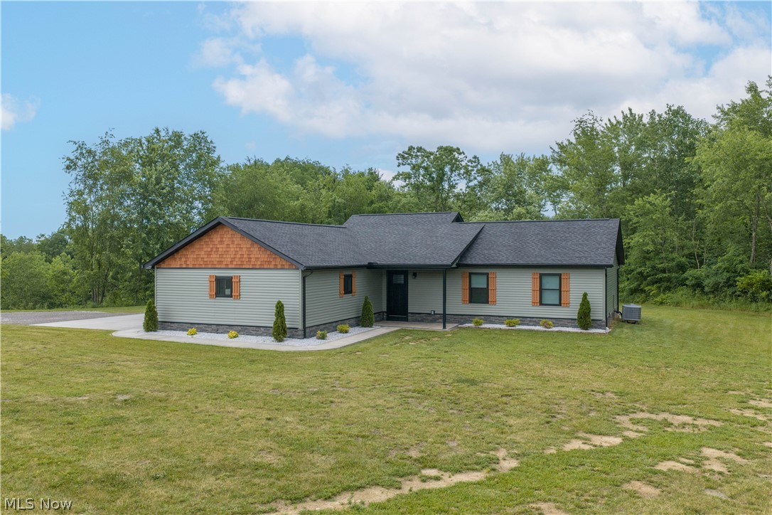2793 Zutavern Church Road NW Bolivar OH 44621