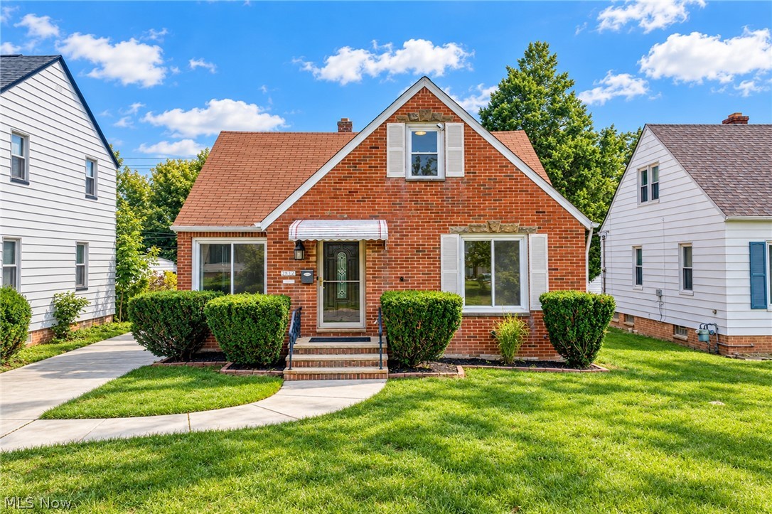 8112 Pelham Drive Parma OH 44129