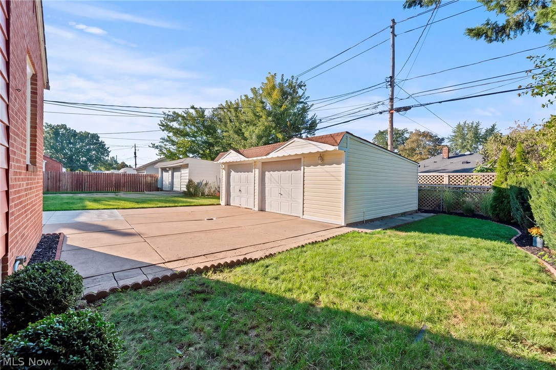 8112 Pelham Drive Parma OH 44129
