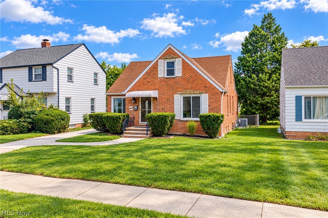 8112 Pelham Drive Parma OH 44129