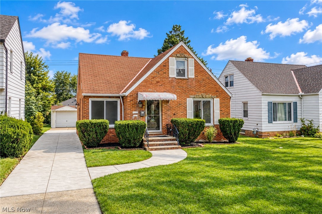 8112 Pelham Drive Parma OH 44129