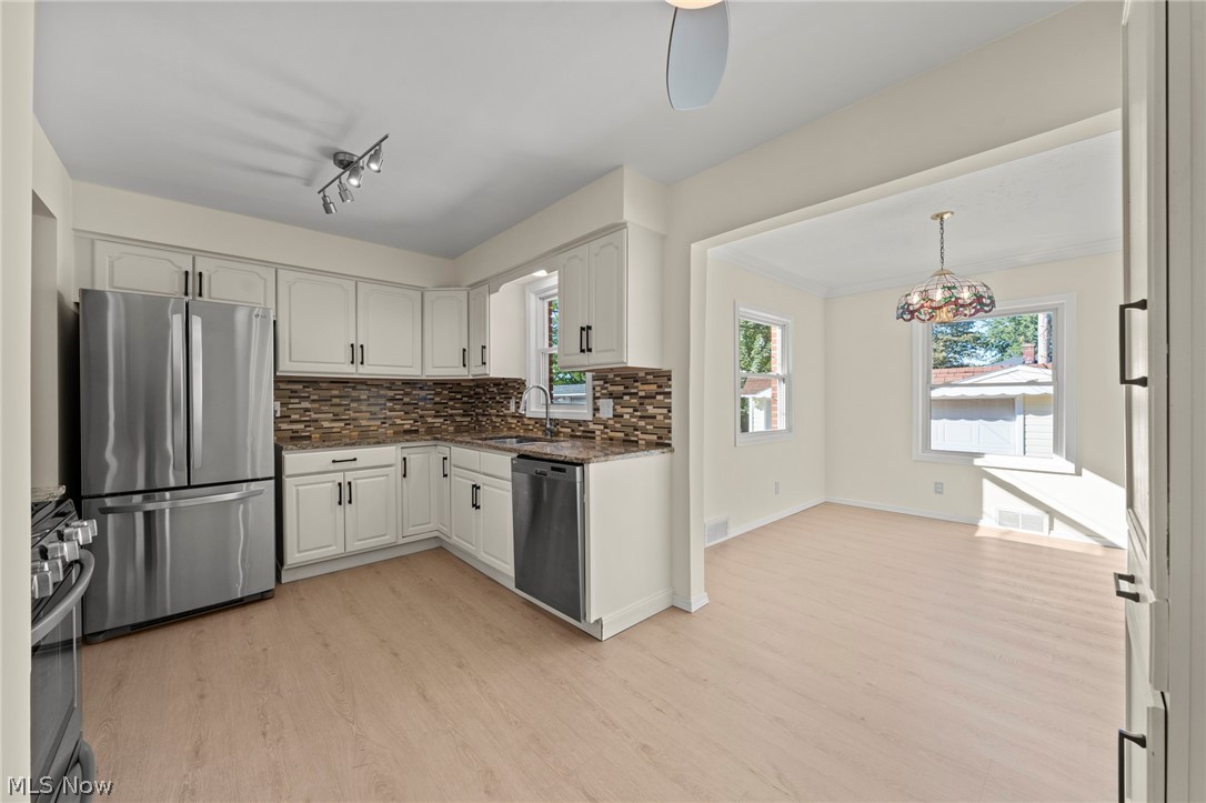8112 Pelham Drive Parma OH 44129