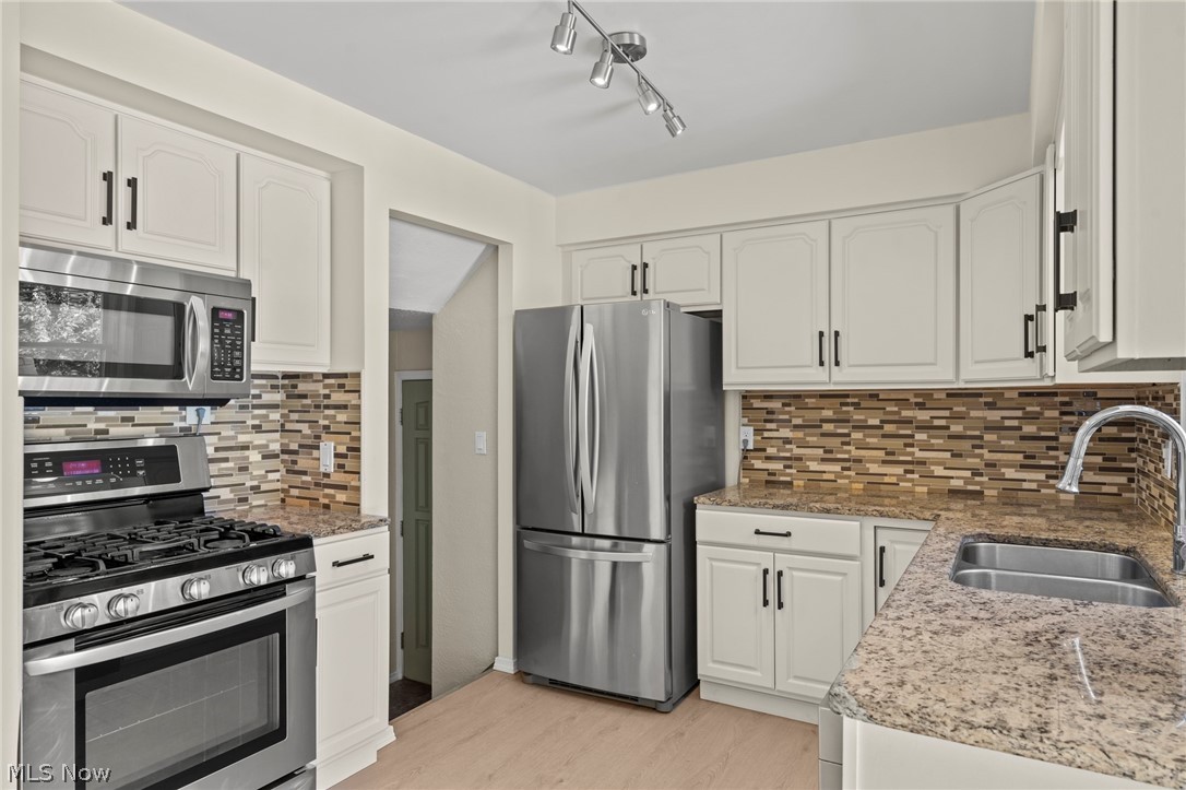 8112 Pelham Drive Parma OH 44129