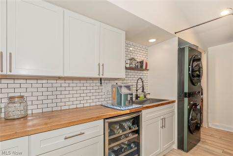 2359 Loyola Road University Heights OH 44118