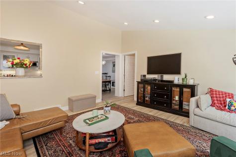 2359 Loyola Road University Heights OH 44118