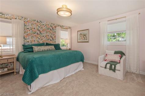2359 Loyola Road University Heights OH 44118
