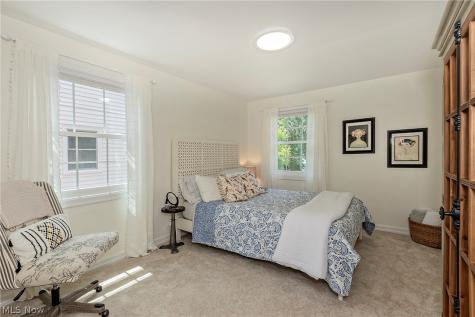 2359 Loyola Road University Heights OH 44118