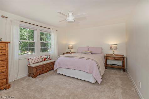 2359 Loyola Road University Heights OH 44118