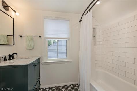 2359 Loyola Road University Heights OH 44118