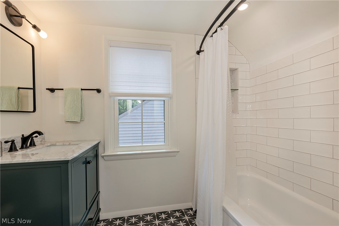 2359 Loyola Road University Heights OH 44118