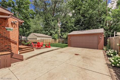 2359 Loyola Road University Heights OH 44118