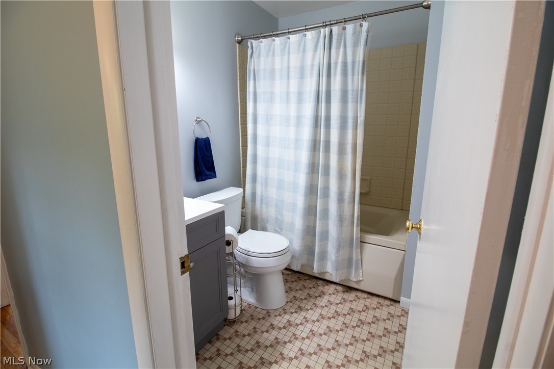 7308 Raccoon Hill Drive Kirtland OH 44094