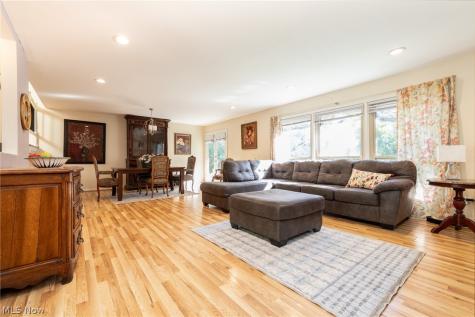 3129 Warrensville Center Road Shaker Heights OH 44122