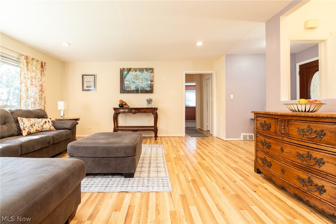 3129 Warrensville Center Road Shaker Heights OH 44122