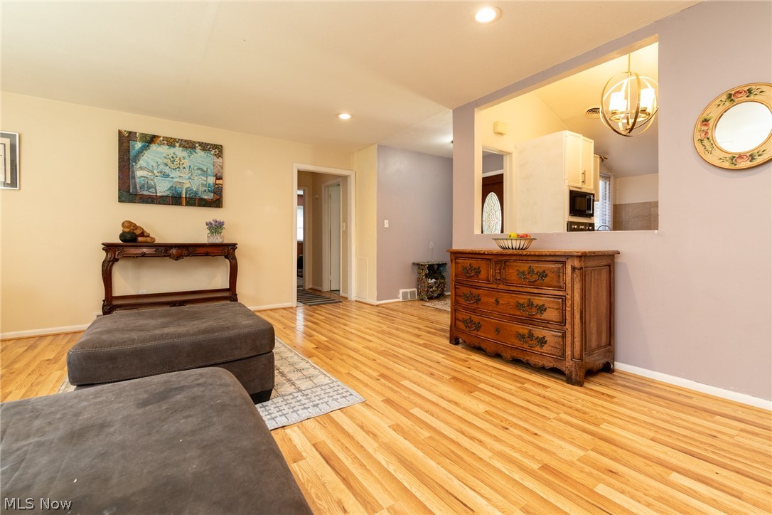 3129 Warrensville Center Road Shaker Heights OH 44122