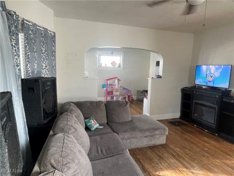 7409 Dearborn Avenue Cleveland OH 44102