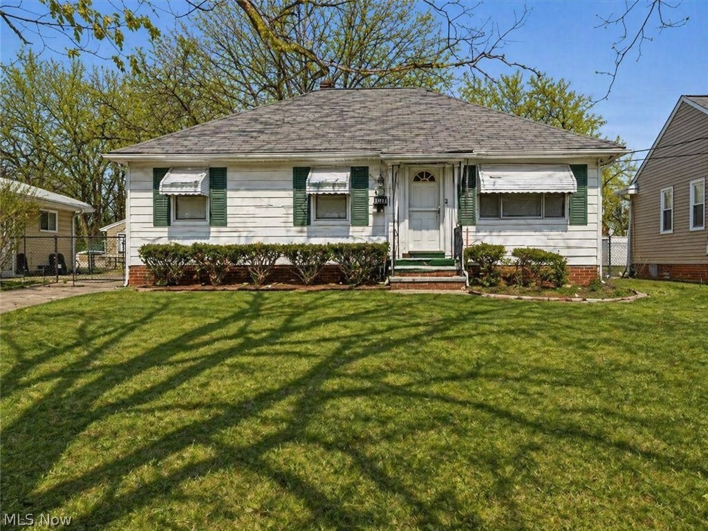 16241 Glenburn Avenue Maple Heights OH 44128