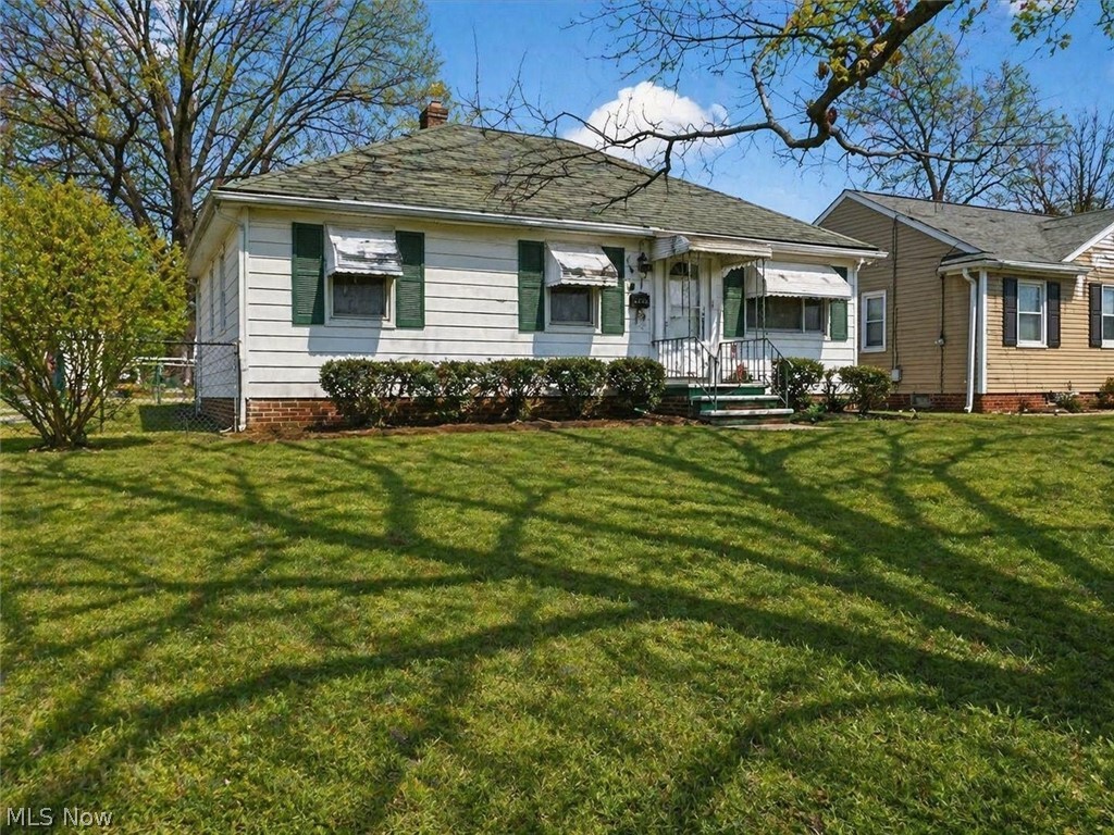 16241 Glenburn Avenue Maple Heights OH 44128