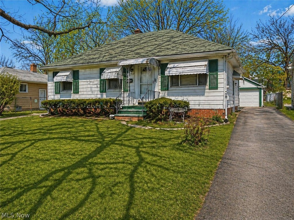 16241 Glenburn Avenue Maple Heights OH 44128