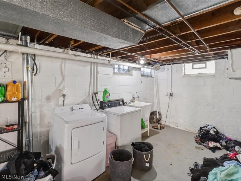 16241 Glenburn Avenue Maple Heights OH 44128