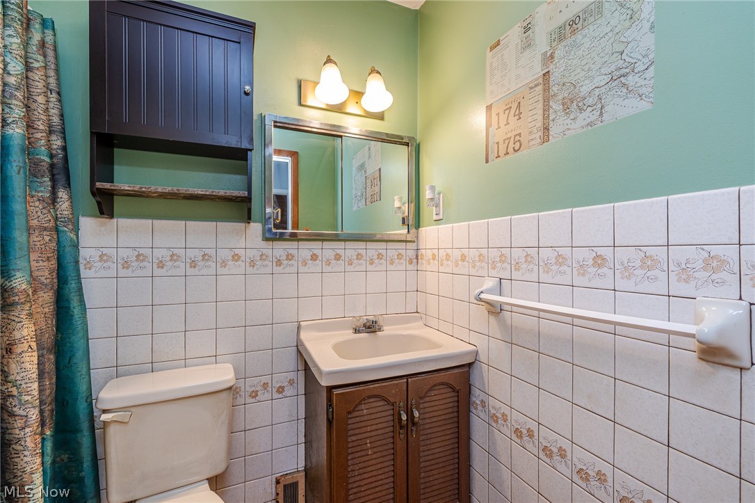 6833 Maplewood Road Parma Heights OH 44130