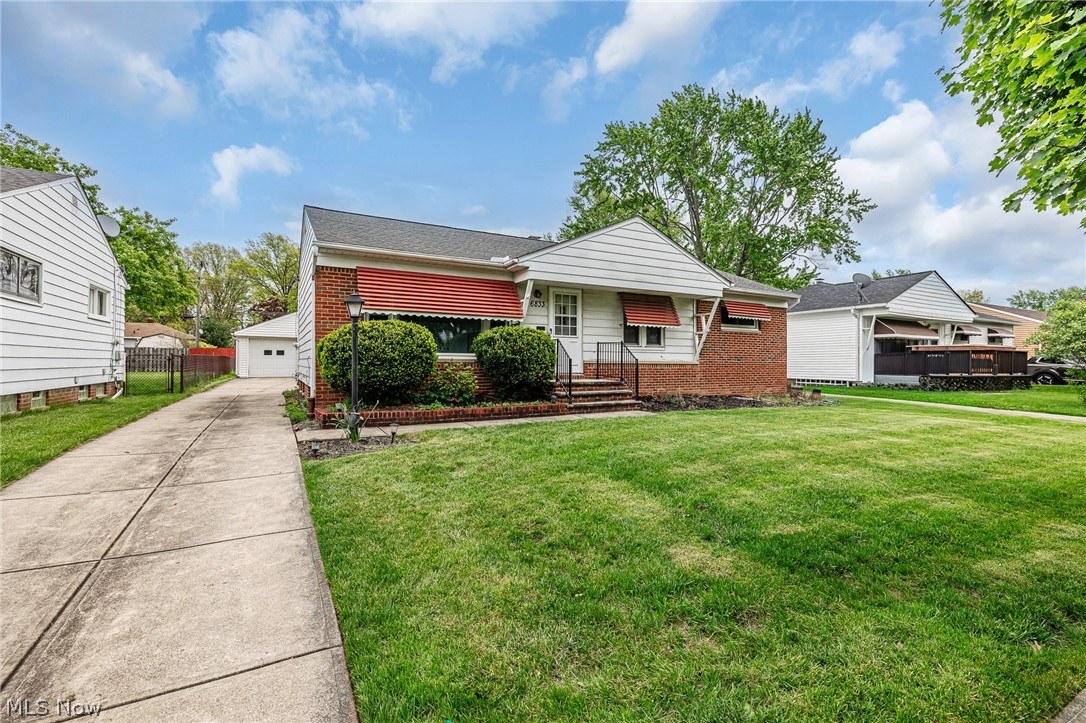 6833 Maplewood Road Parma Heights OH 44130