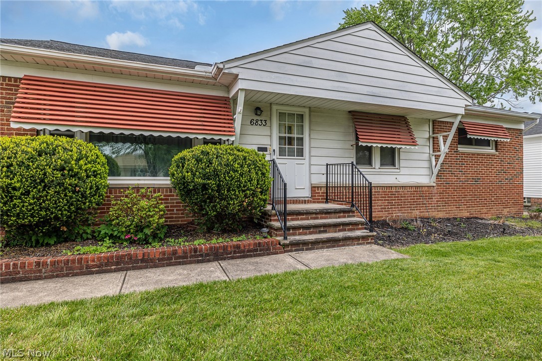 6833 Maplewood Road Parma Heights OH 44130