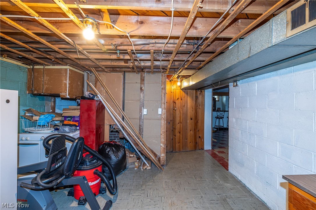 6833 Maplewood Road Parma Heights OH 44130