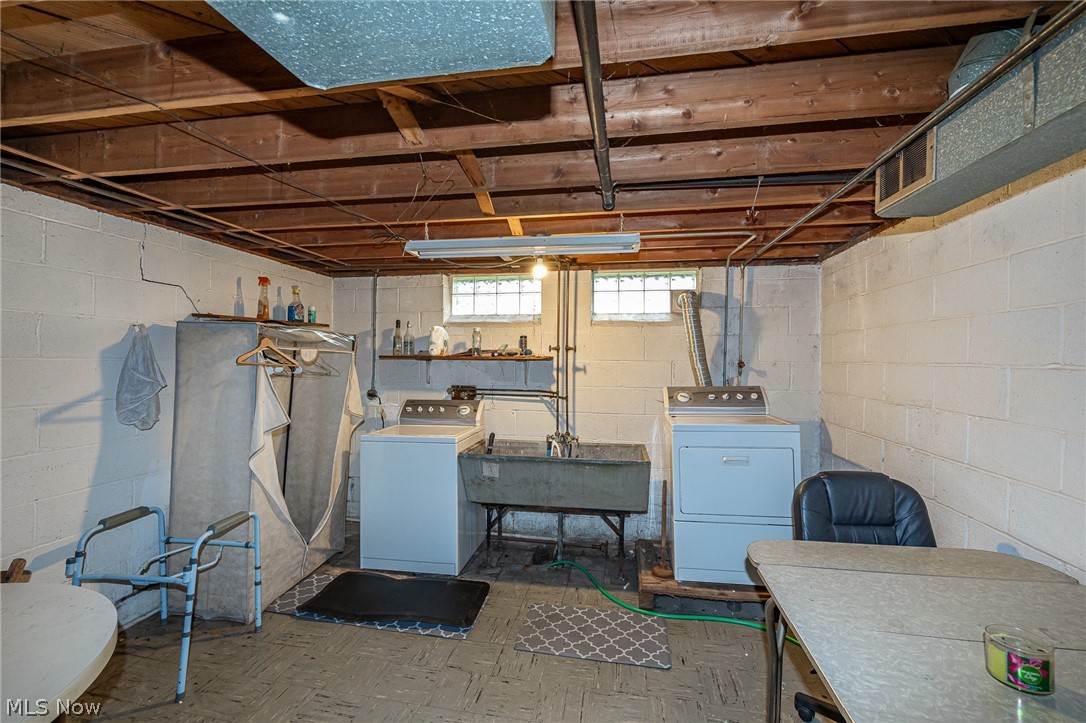 6833 Maplewood Road Parma Heights OH 44130