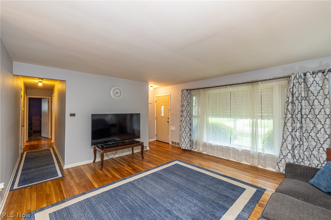 6833 Maplewood Road Parma Heights OH 44130