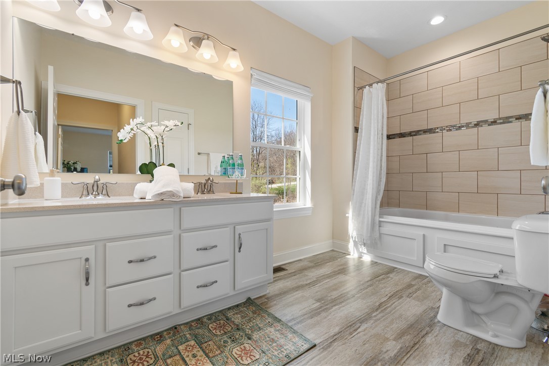 535 E Caston Road Green OH 44685