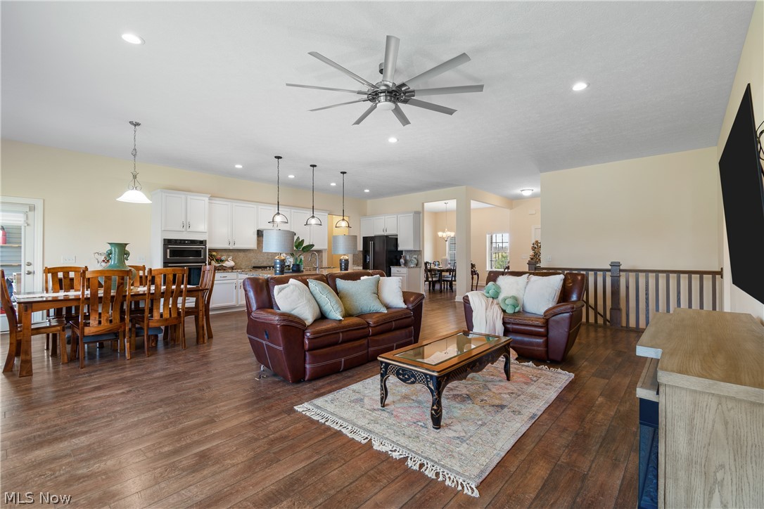 535 E Caston Road Green OH 44685
