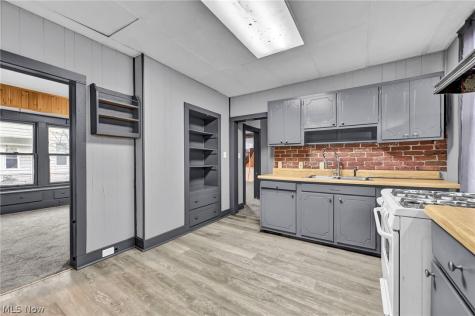 2129 E 30th Street Lorain OH 44055