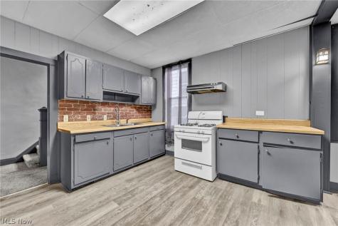 2129 E 30th Street Lorain OH 44055