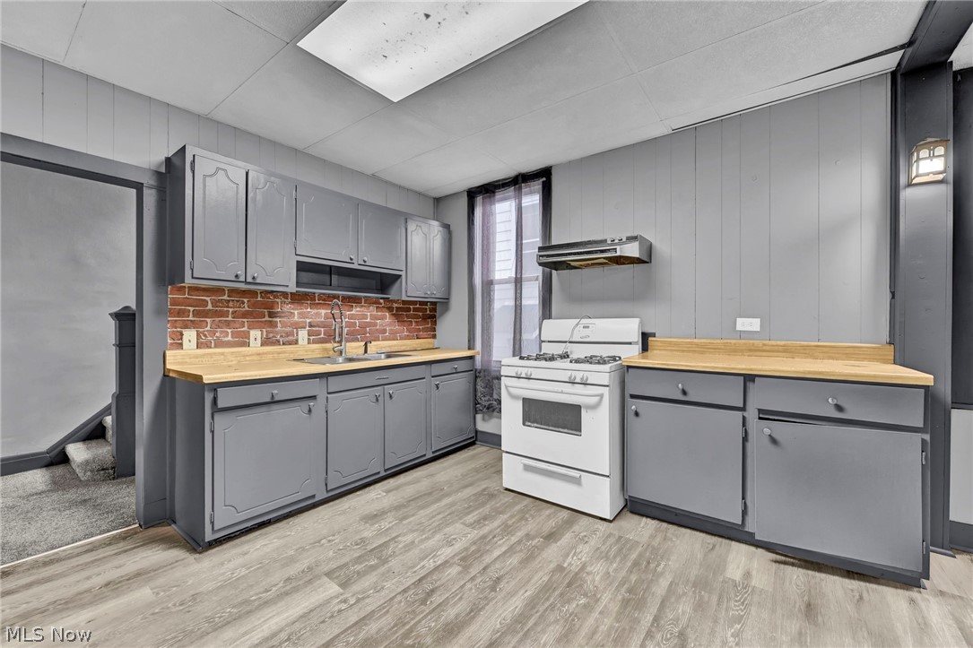 2129 E 30th Street Lorain OH 44055