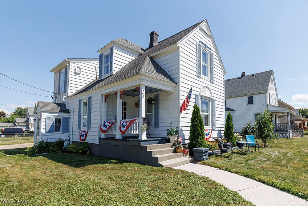 425 Woodland Avenue Elyria OH 44035