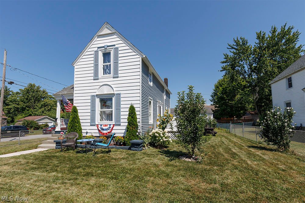 425 Woodland Avenue Elyria OH 44035