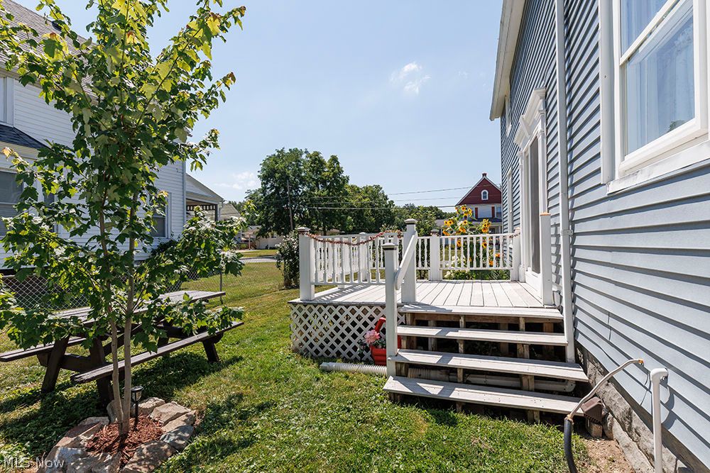 425 Woodland Avenue Elyria OH 44035